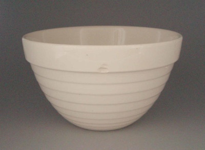 Basin; Crown Lynn Potteries Limited; 1955-1989; 2008.1.2069