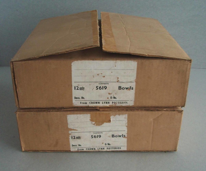 Crown Lynn box; Unknown; 1973-1989; 2009.1.1910.2 Crown Lynn box; Unknown; 1973-1989; 2009.1.1910.2