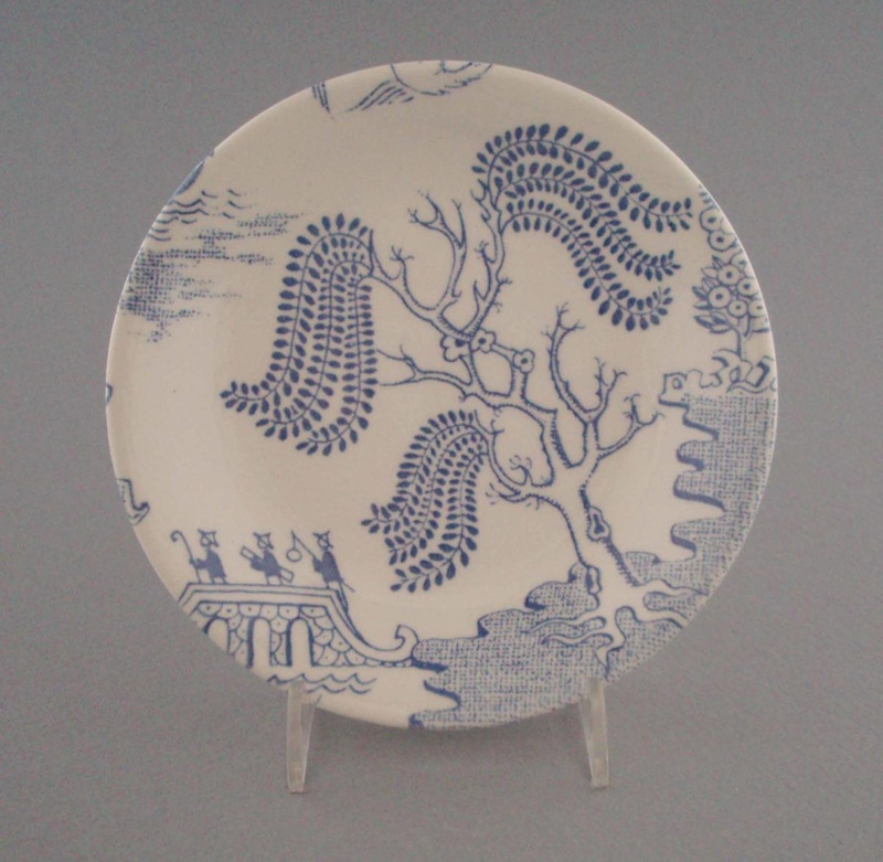 Butter pat - Willow pattern; Crown Lynn Potteries Limited; 1968-1980; 2008.1.1948