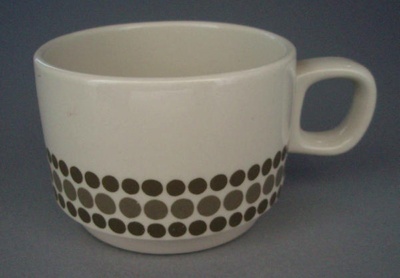 Coffee cup; Crown Lynn Potteries Limited; 1973-1989; 2008.1.2446