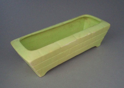 Trough; Crown Lynn Potteries Limited; 1946-1960; 2008.1.1446