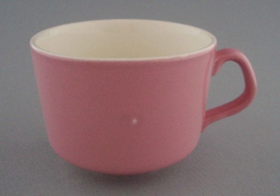 Cup - Colour glaze; Crown Lynn Potteries Limited; 1973-1989; 2008.1.1901