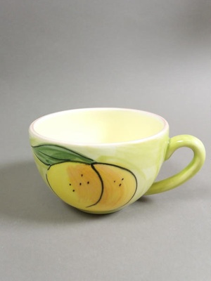 Cup - Golden Queen pattern; Studio Ceramics NZ Ltd; 1995-2005; 2017.1.66