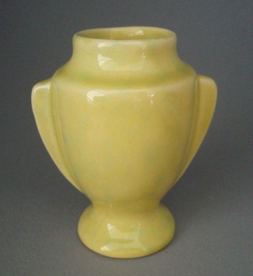Vase; Crown Lynn Potteries Limited; 1945-1960; 2008.1.791