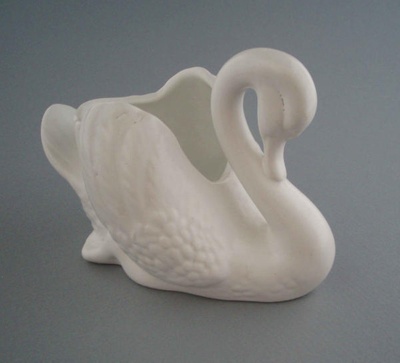 Swan; Crown Lynn Potteries Limited; 1971-1989; 2008.1.361