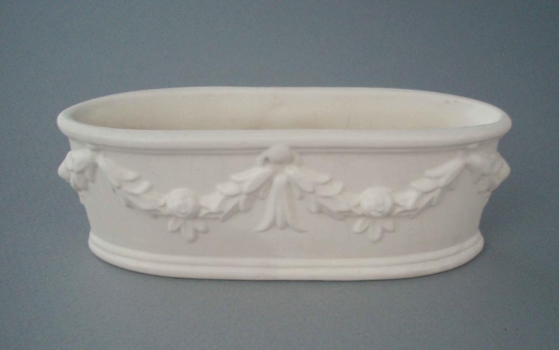 Trough; Crown Lynn Potteries Limited; 1963-1975; 2008.1.369