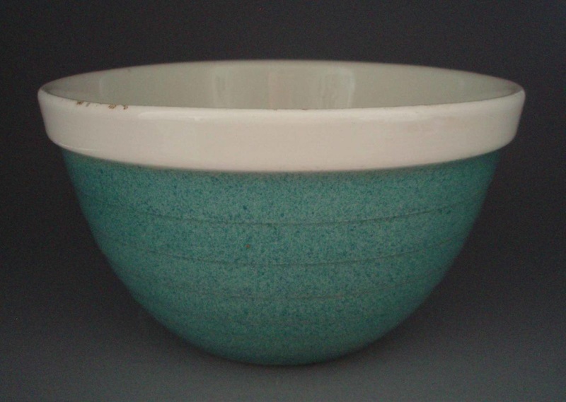 Basin; Crown Lynn Potteries Limited; 1960-1970; 2008.1.2681