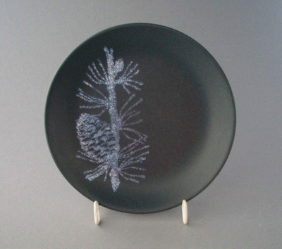 Bread and butter plate - Pine pattern; Crown Lynn Potteries Limited; 1966-1972; 2008.1.635