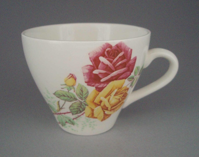 Cup - Bouquet pattern; Crown Lynn Potteries Limited; 1965-1975; 2008.1.2425