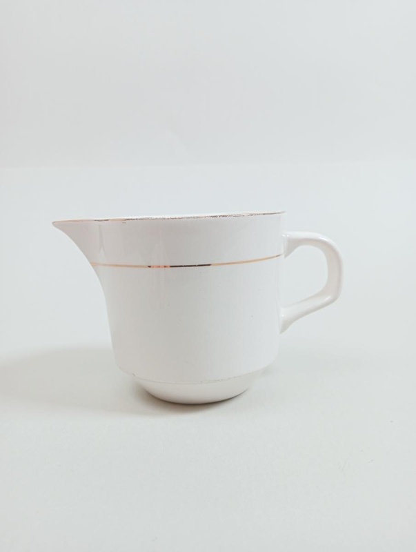 Jug - Goldline; Crown Lynn Potteries Limited; 1960s; 2016.48.53