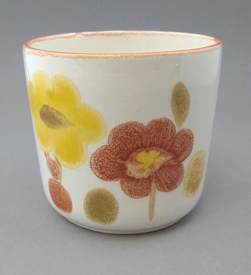 Planter - floral; Mayon Ceramics; 1973-1982; 2016.48.73