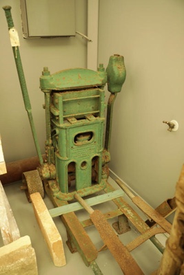 Brickmaker; Brightside Foundry & Engineering Co; 2015.1.9