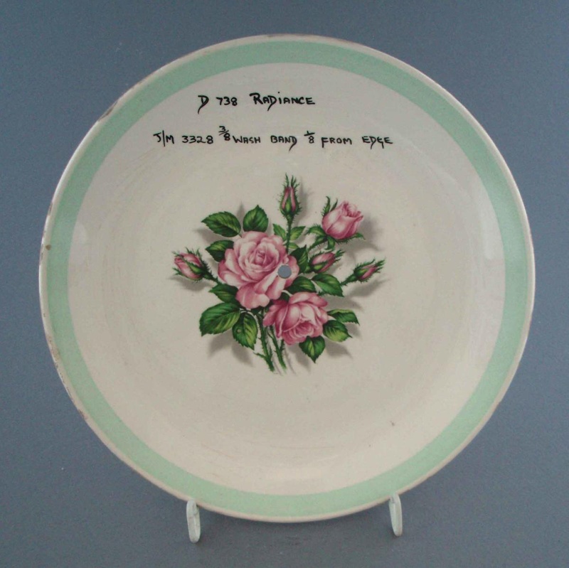 Cake plate - Radiance pattern sample; Crown Lynn Potteries Limited; 1958-1965; 2009.1.1094 Cake plate - Radiance pattern sample; Crown Lynn Potteries Limited; 1958-1965; 2009.1.1094