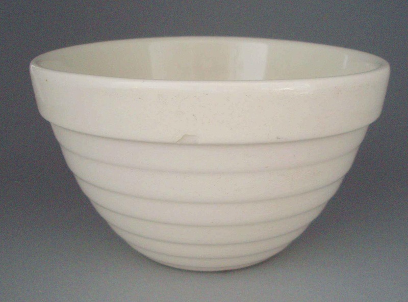 Basin; Crown Lynn Potteries Limited; 1955-1989; 2008.1.581