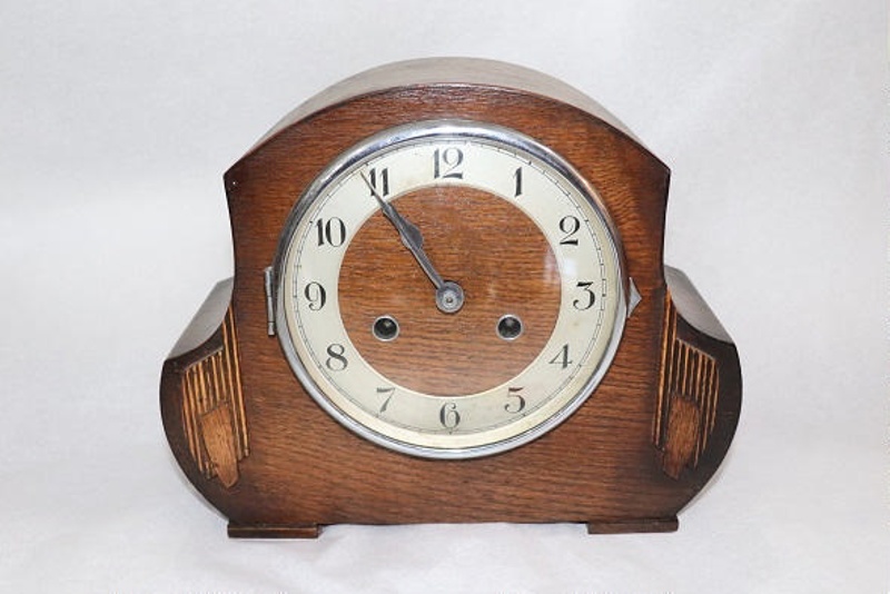 Mantel clock; Haller; ca. 1938; HM 00971.01 eHive