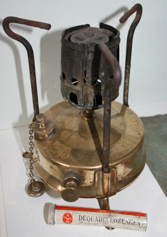 Primus stove, prickers and bag. ; Primus; SGHT.2003.6.358 eHive