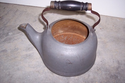 Alloy Kettle; unknown; 2010.4.1023