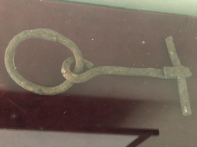 T bar with rope; xx.146 | eHive