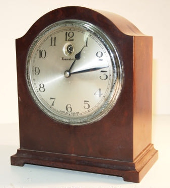 Electric clock; Genalex; c.1936; T102 | eHive