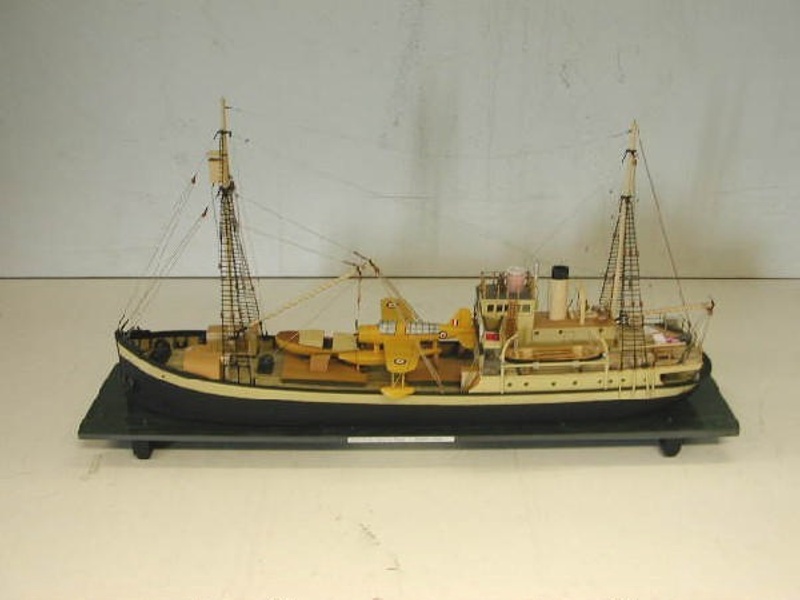 HMAS Wyatt Earp - rigged waterline model; Jones, Ross (?); A_2005-001 ...