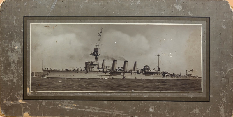 Photograph of HMAS Adelaide; P_20180063 eHive