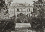 Untitled [Residence and entryway]; Boissonnas, Frederic; ca. 1920; 1982:0010:0002
