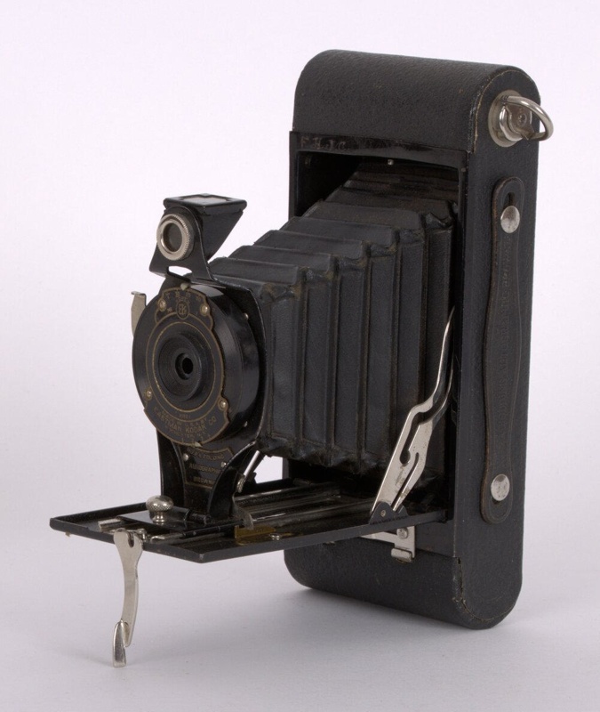 Camera, Kodak No. 2A Folding Autographic Brownie; Eastman Kodak Co 