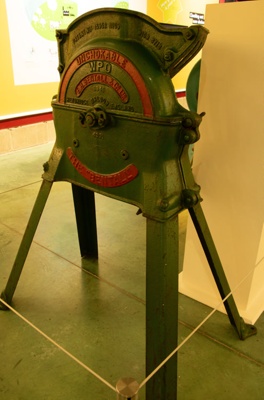 Root cutter; E.H. Bentall & Co Ltd.; STMEA:A.2673