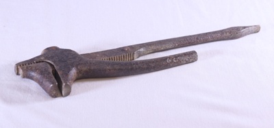 Pincers (nail extractor); STMEA:A.140