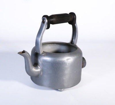 Kettle; Bulpitt and Sons Ltd.; STMEA:1997-15a