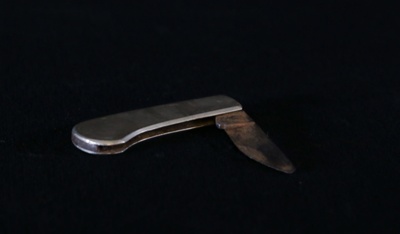 Castrating knife; STMEA:81.A.57.1
