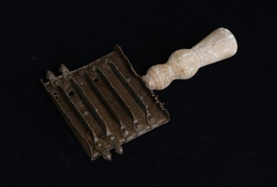 Curry comb; STMEA:A.5620