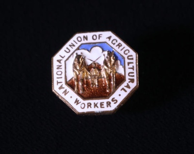 Badge; Bravington's, King's Cross, London; STMEA:75.A.22.3