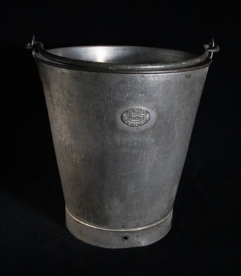 Milk pail; Lister; STMEA:1991-17.6