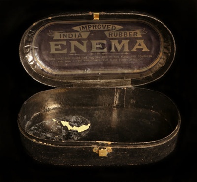 Enema box; STMEA:80.A.40.9