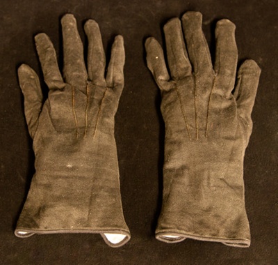 Glove (lady's); Fownes Brothers and Co., Inc.; STMEA:82.A.92.37.19