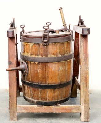 Butter churn; R.A. Lister & Co Ltd; STMEA:75.A.78.1
