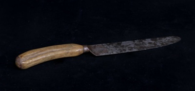 Knife; STMEA:83.A.25