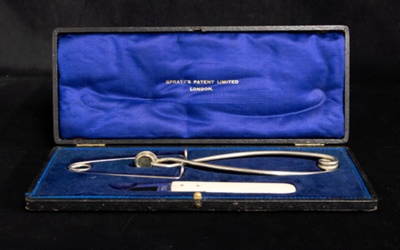 Caponizing instruments in a case; Spratt's of London; 1939; STMEA:A.4098