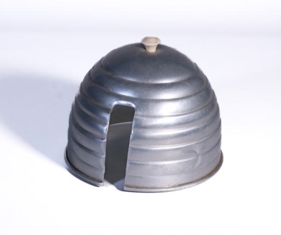 Teapot cover; STMEA:1994-28a