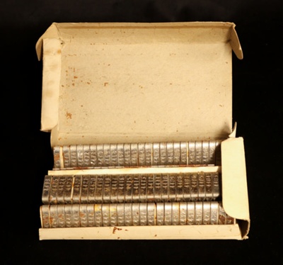 Eartag outfit-box; KETCHUM MANUFACTURING; STMEA:77.A.34.4.1