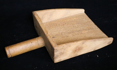 Corn scoop; STMEA:A.3192