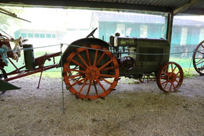 Tractor; International, U.S.A.; STMEA:A.459