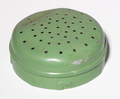 Cannister/Castor lid; STMEA:1990-2.54b