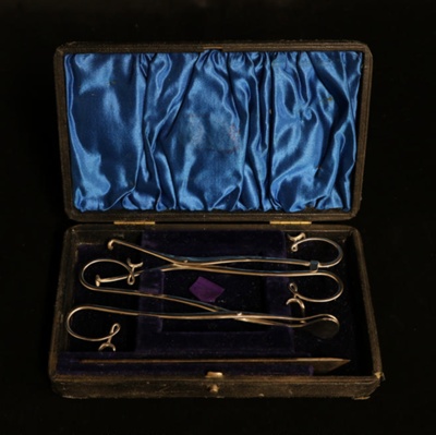 Caponizing instruments in a case; 1939; STMEA:A.4099