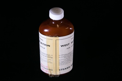 Veterinary bottle; Stearn Bros Ltd.; STMEA:1993-2.95