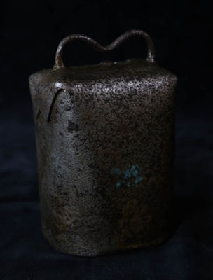 Cow bell; STMEA:A.1078