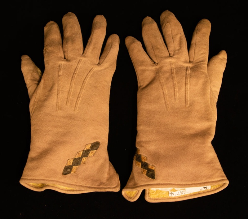 Glove (lady's); STMEA:82.A.92.37.13