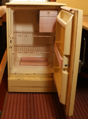 Refrigerator; STMEA:75.A.103.14