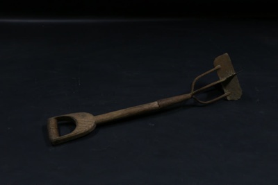 Root cutter or chopper; STMEA:A.1003